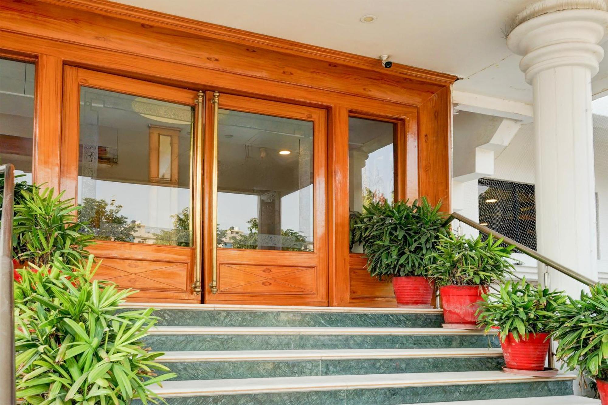 Super Townhouse Subhash Nagar Formerly Royal Palazzo Jaipur Exteriör bild